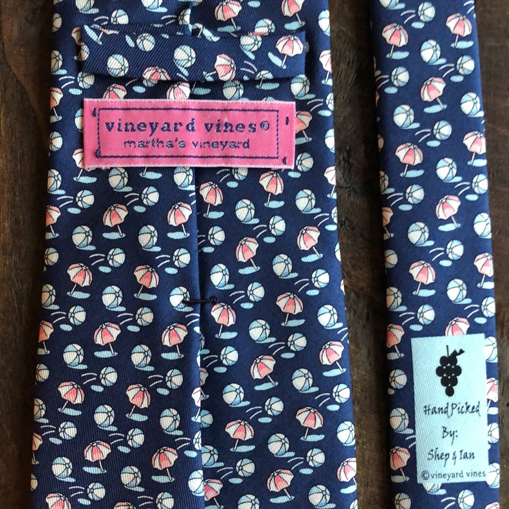 Vineyard Vines. Brand new tie. Never worn